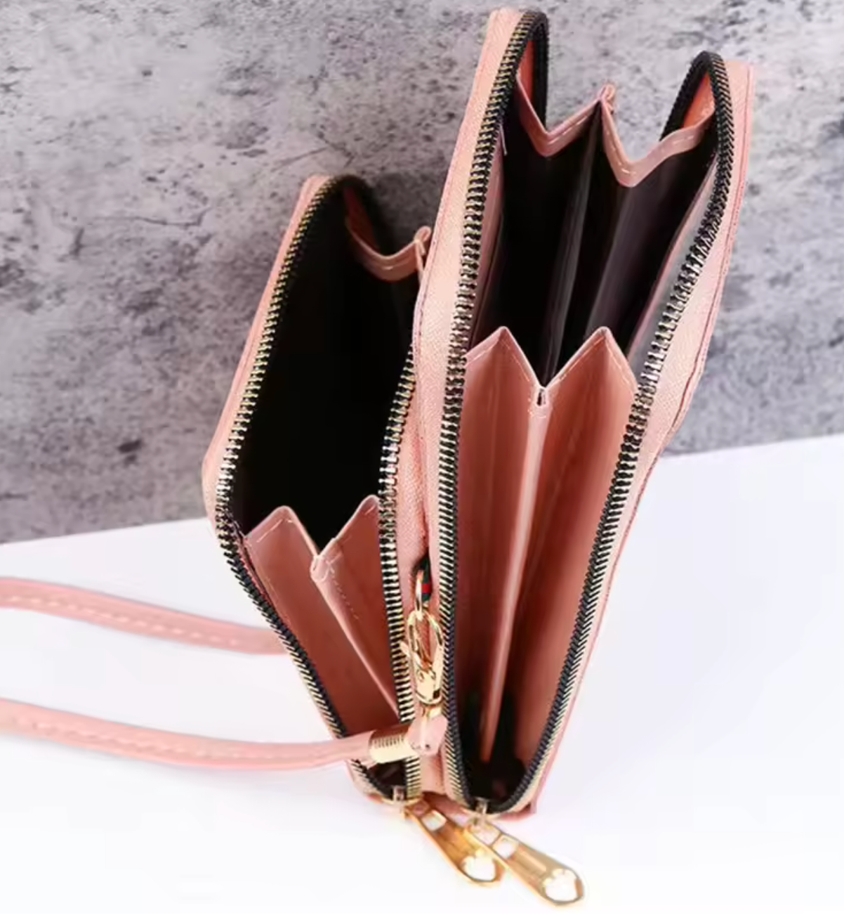 LUNA MINIBAG™ – EL BOLSO QUE LIBERA TUS MANOS